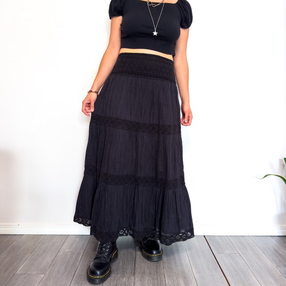 Vintage 90s Tiered Black Maxi Skirt with elastic waist Boho Whimsigoth Fairy - Picture 3 of 13